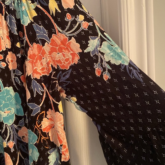 Floral Top-XL - Picture 9 of 9